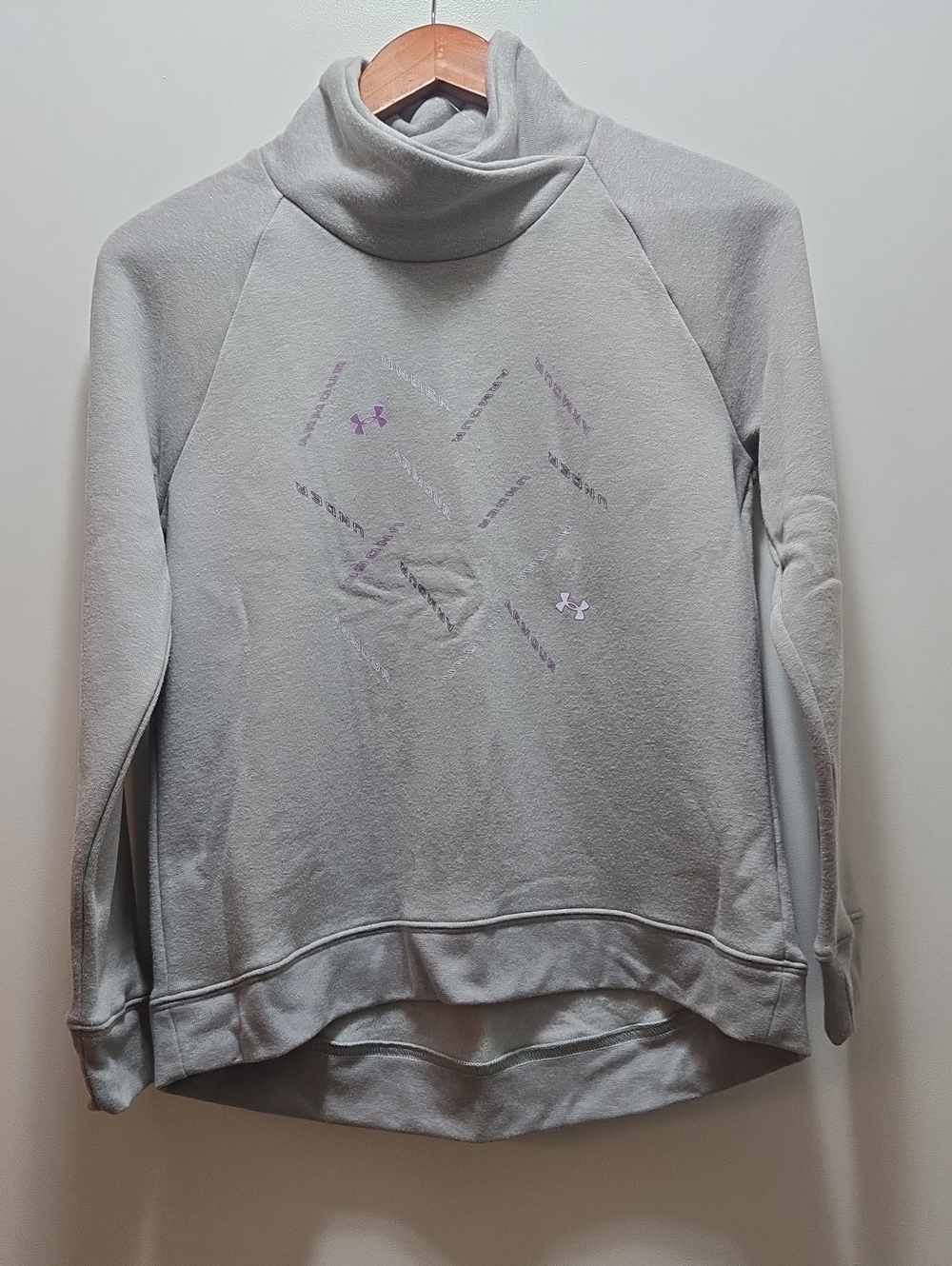 Under Armour Women's Light Gray Pullover Turtleneck Sweatshirt with Subtle Logo